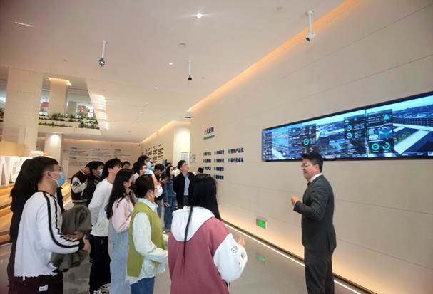 走进捐赠企业 北京邮电大学教育基金会赴龙湖集团参观交流